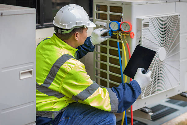Professional Hvac technician working in Montclair, VA